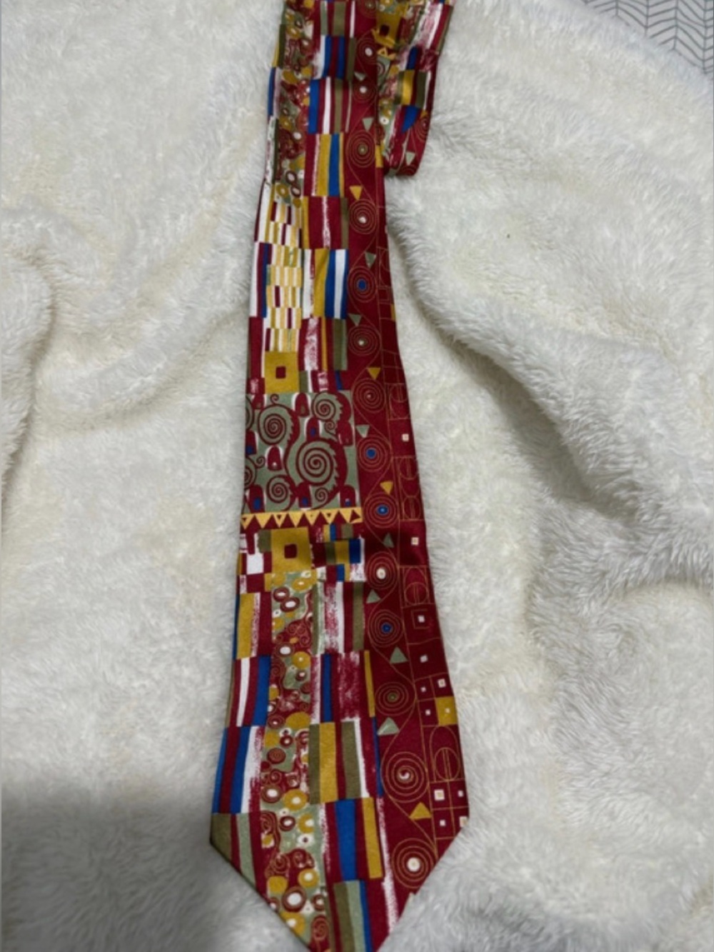 Red Geometric Pattern Necktie - Picture 2 of 3
